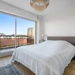 Pour 2 Adultes Et 1 Enfant- Vue Sur Le Port *