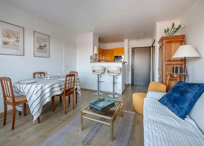 Pour 2 Adultes Et 1 Enfant- Vue Sur Le Port *